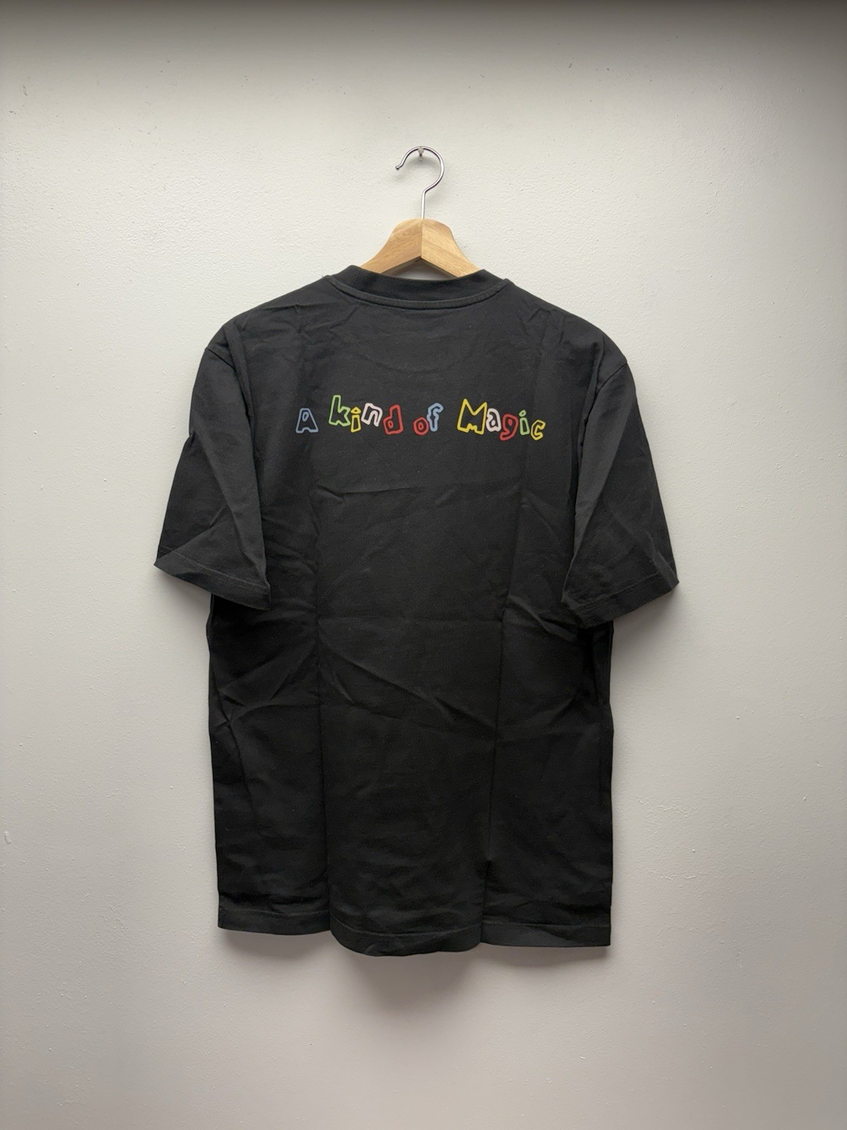 PALACE Skateboards 2021 A Kind Of Magic Tee Shirt MEDIUM Queen Band Rip Supreme gallery