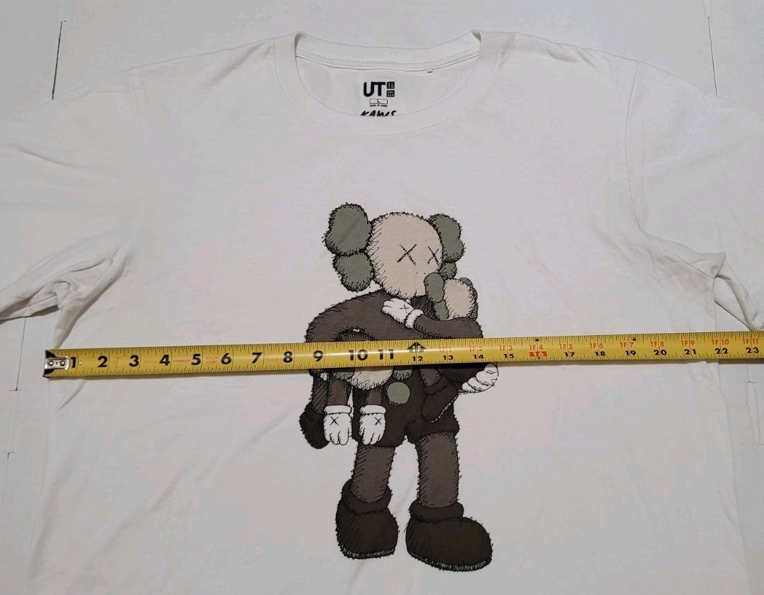 KAWS x Uniqlo UT Companion Graphic T Shirt Size Large White 100% Cotton gallery