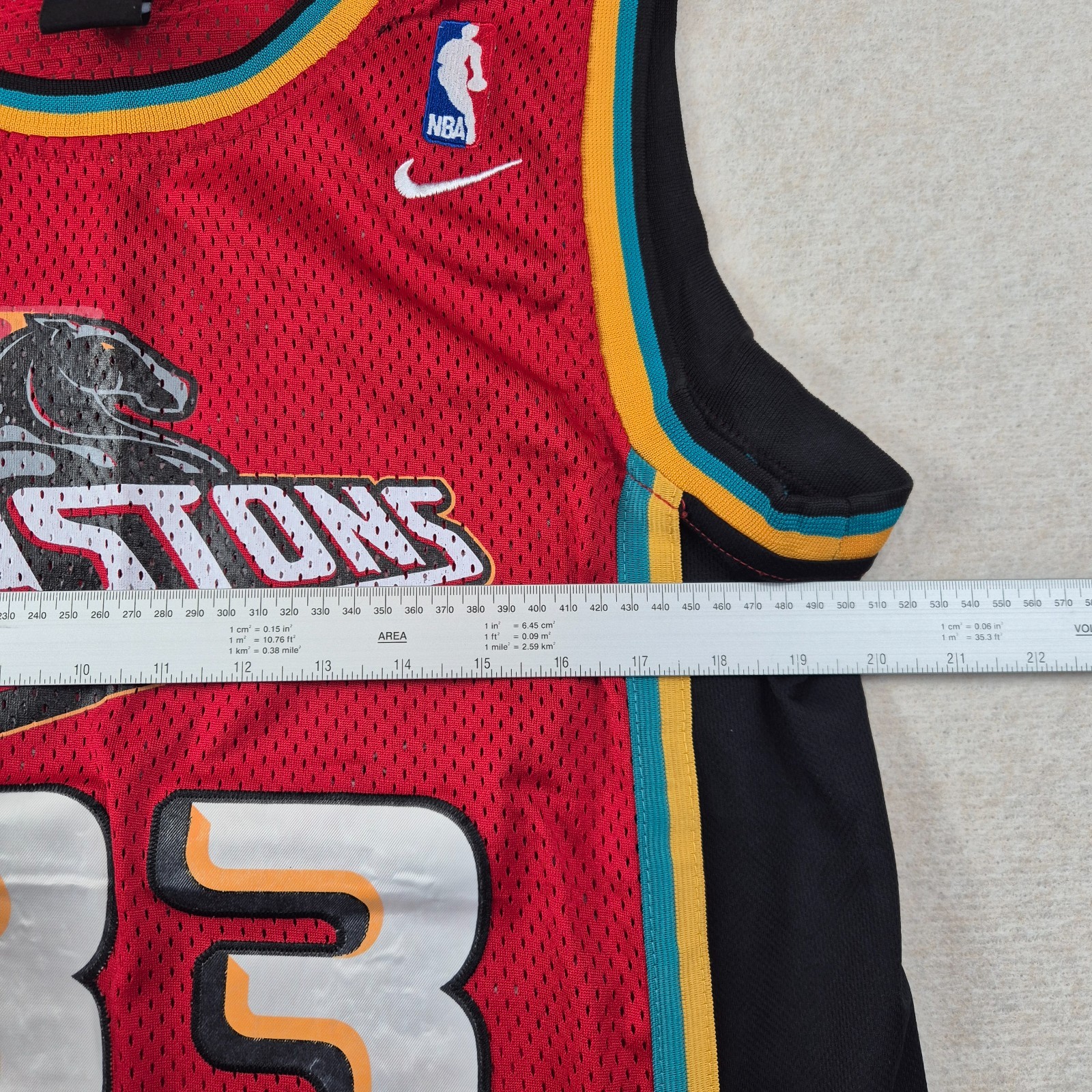 Vintage Nike Detroit Pistons Grant Hill 33 Jersey NBA Red Mens S gallery