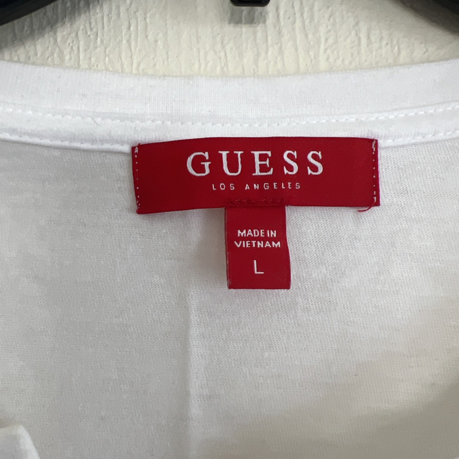 Guess Denim V Neck Lightweight Men’s Women’s Tee Size L Embroidered Logo White gallery