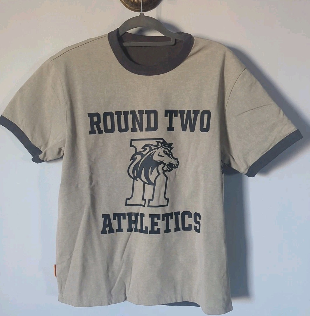 Mens Medium Round Two Black Lion Reversible 100% Cotton T-shirt. MSRP $105.00 gallery