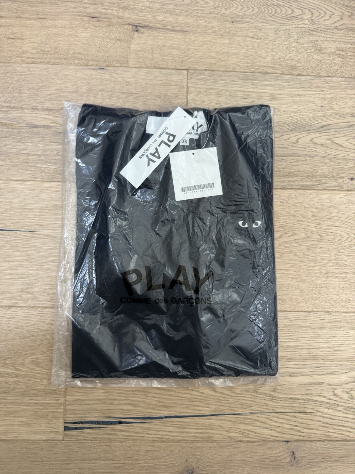 SZ XS - COMME des GARCONS CDG PLAY BLACK HEART "Black" EYE LOGO T-SHIRT, JAPAN gallery