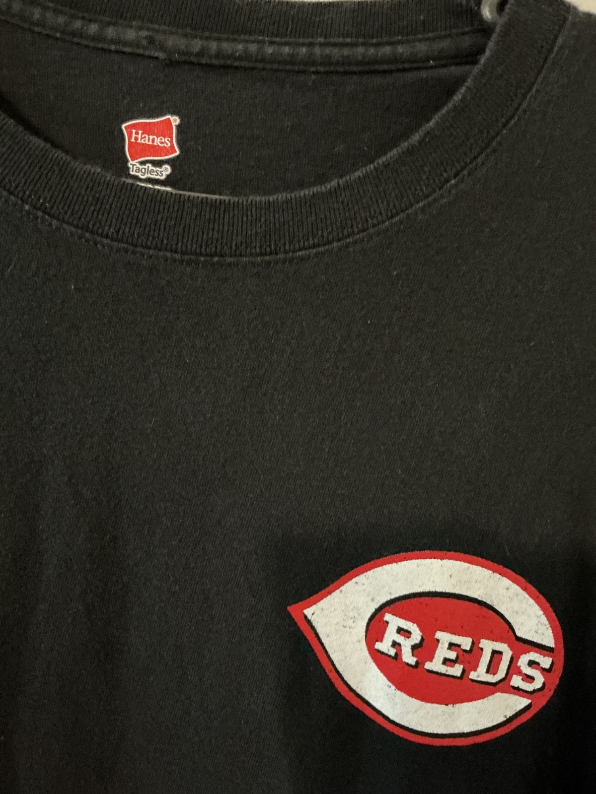 Cincinnati Reds t-shirt, size XL, US flag with baseballs, black gallery