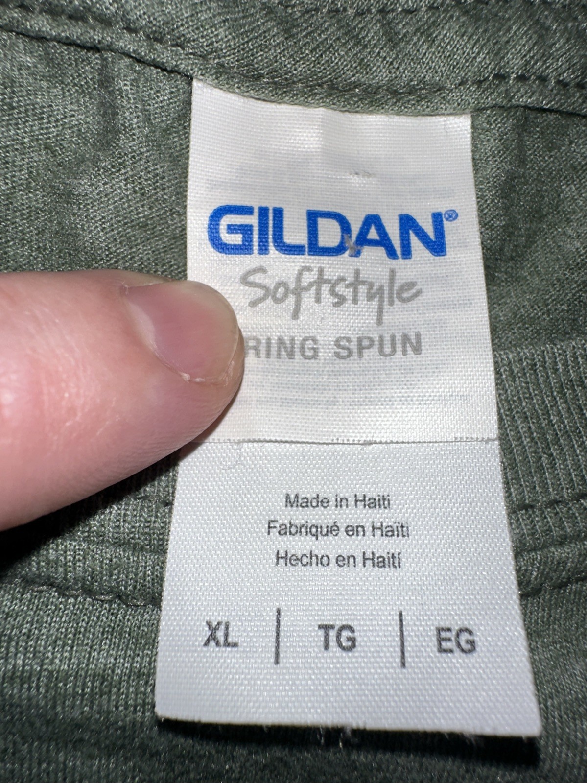 Kentucky Derby Men’s XL Gildan Softstyle Ring Green Poly Cotton Blend T-shirt gallery