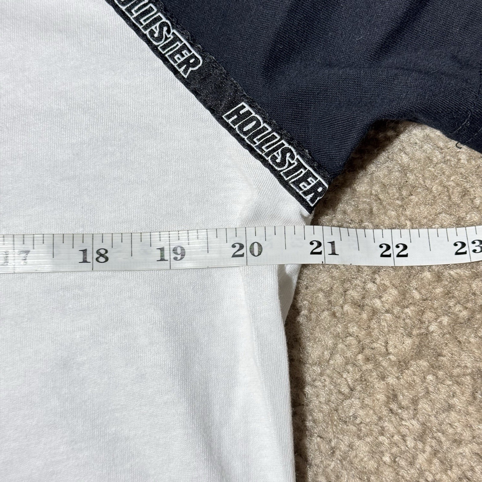 Hollister Men's T-Shirt Sport Knit, Breathable, Soft, Moisture Wicking Sz Large gallery