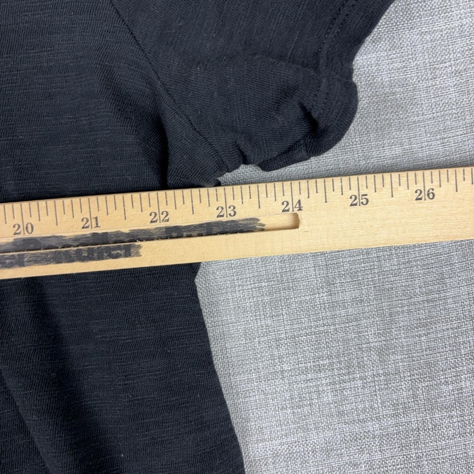 Vince Shirt Mens XL Gray Short Sleeve Henley Tagless Lightweight Cotton Jersey gallery