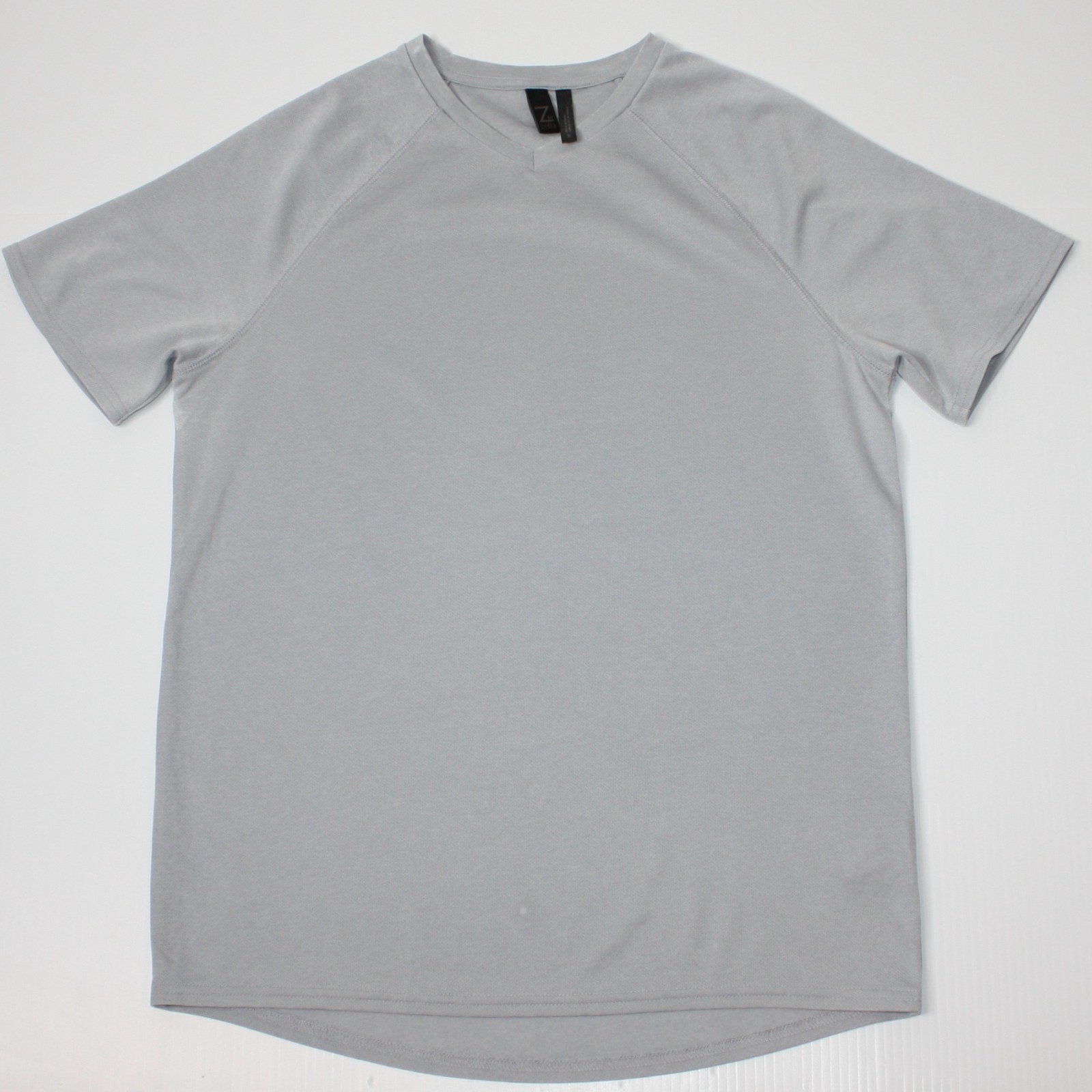 Z by Zella Men's V-neck Swing Performance Tee T-shirt in Gray Ice & size Small gallery