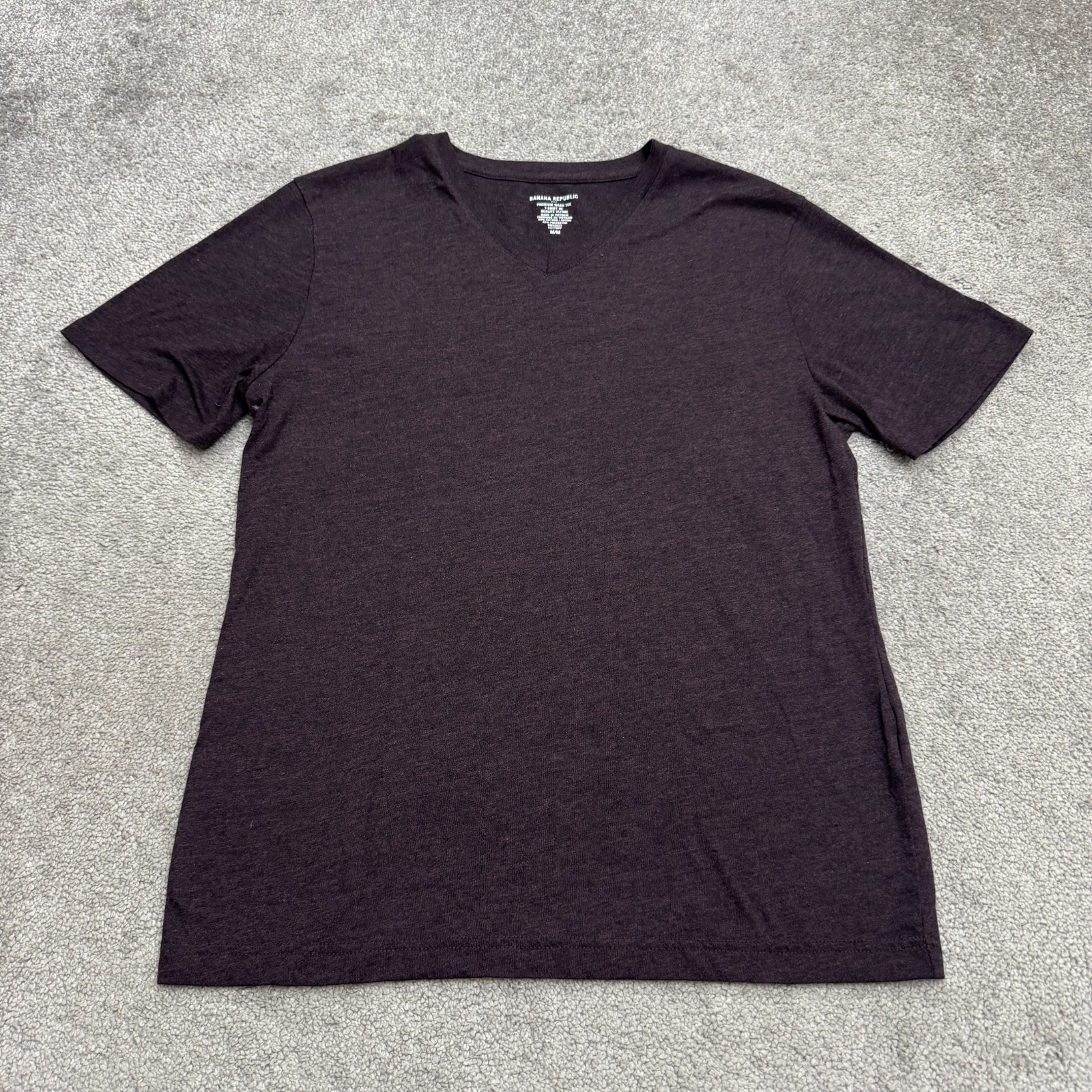 Banana Republic Premium Wash Basic V-Neck T-Shirt Mens Medium Dark Purple Tee gallery