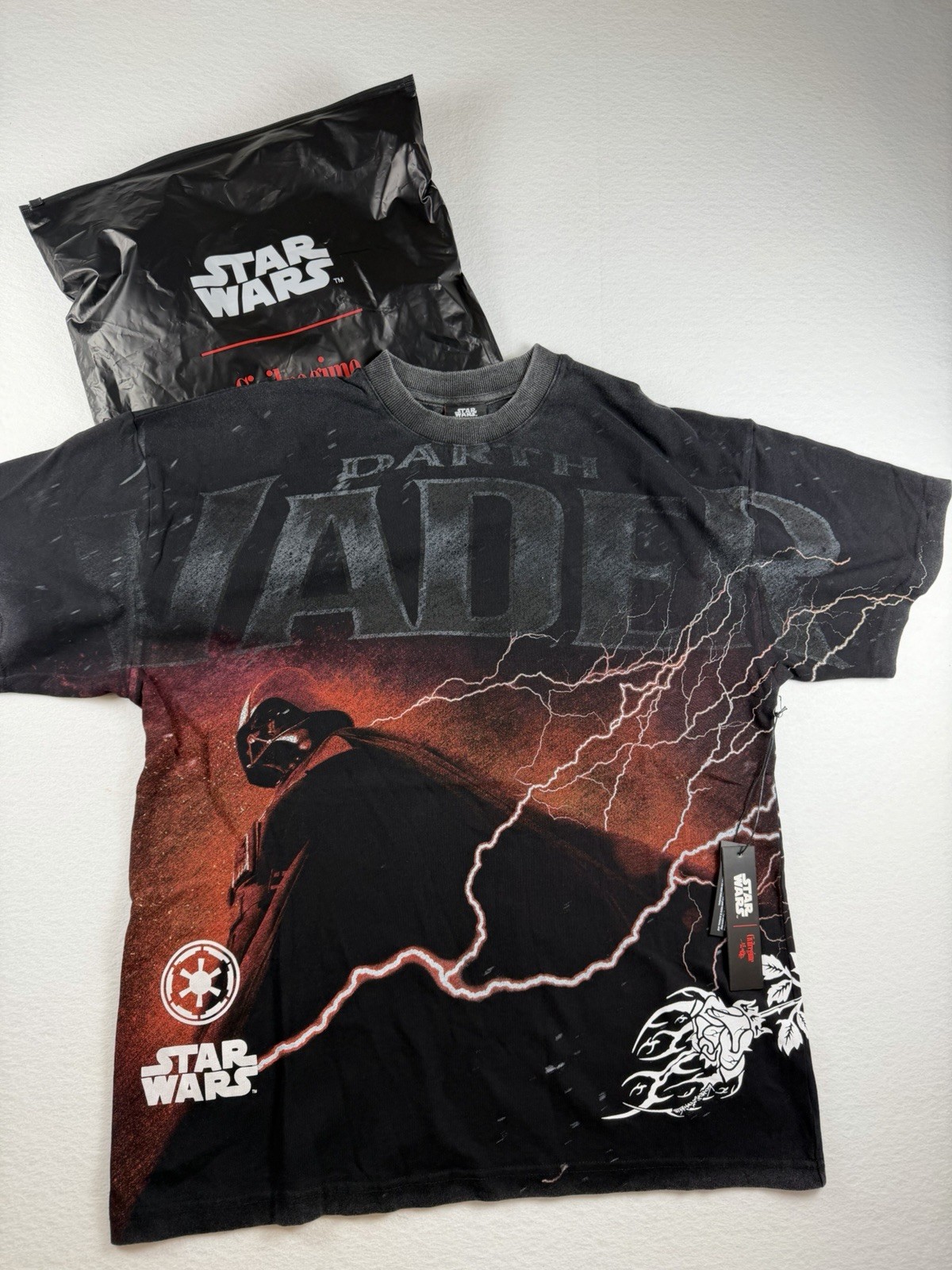 Star Wars Civil Regime Darth Vader Roses From Concrete Oversized T-Shirt Black M gallery