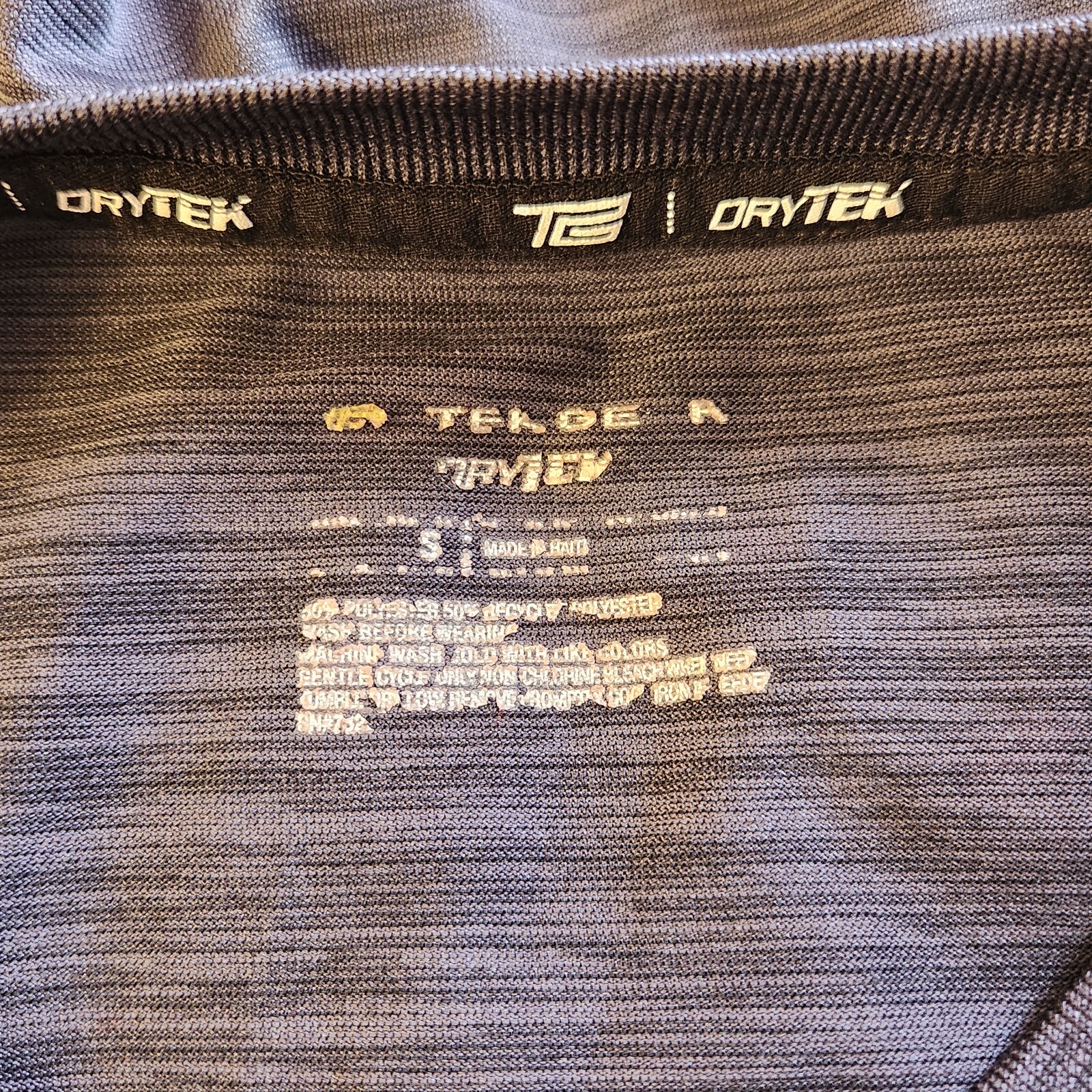 Mens Tek Gear T-Shirt Size Small DryTek Charcoal Gray Crew S/S gallery