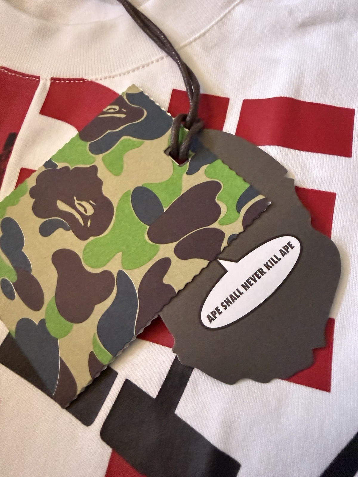 A Bathing Ape BAPE Men's M White Crew Neck Short Sleeve Graphic Logo Tee gallery