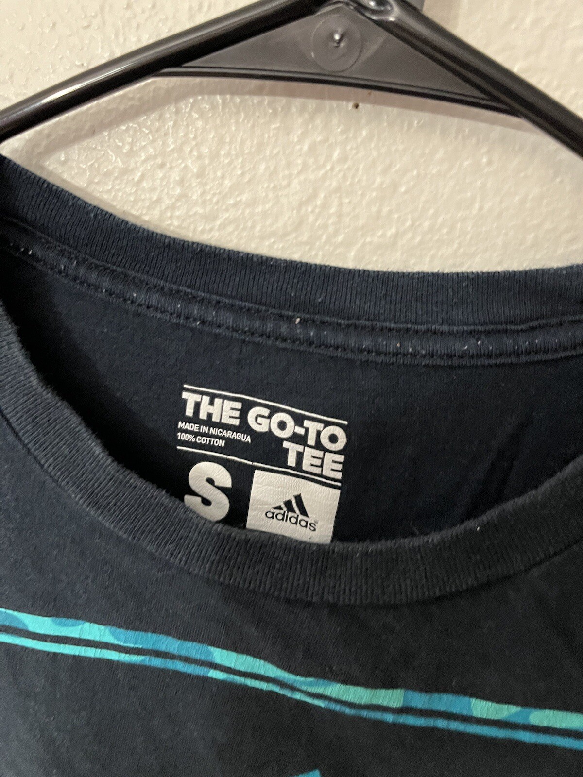 Mens Adidas "The Go-To Tee" Black Logo Short Sleeve Shirt Small gallery