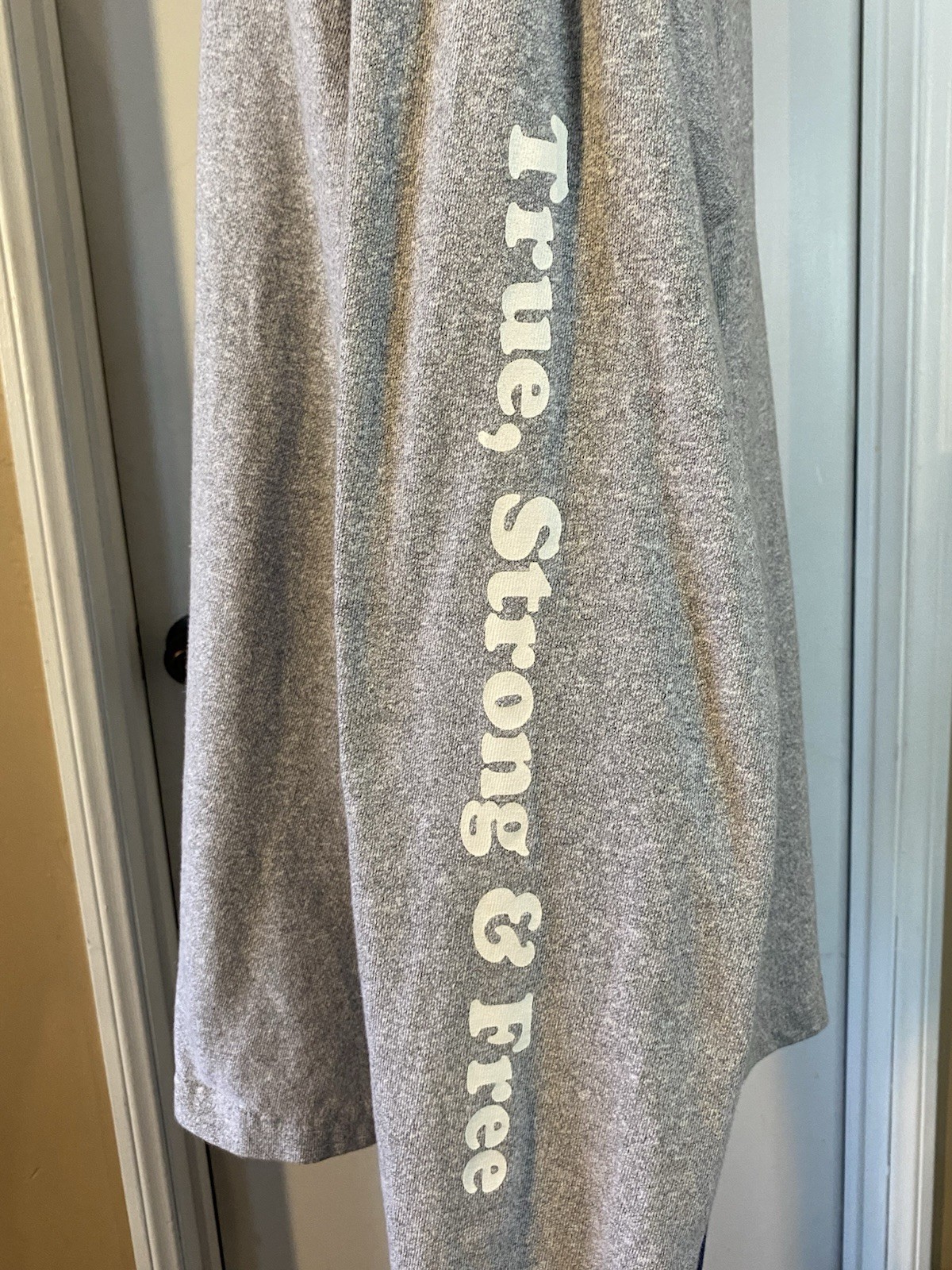 Roots Canada True Strong Free Long Sleeve Shirt Adult Large Gray XL gallery