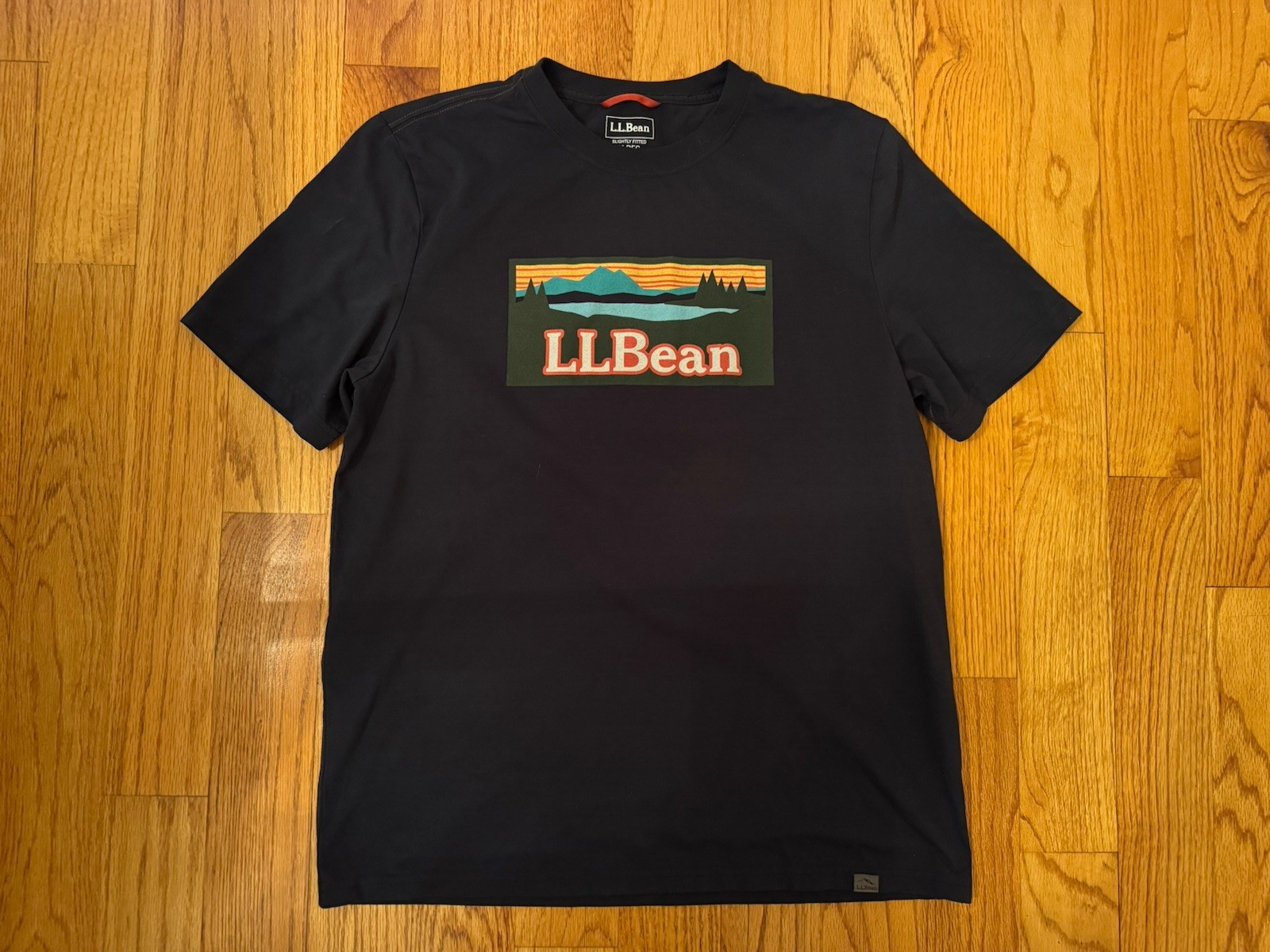 LL Bean Traverse Graphic Tee Katahdin Logo Navy Blue Mens Medium Slightly Fitted