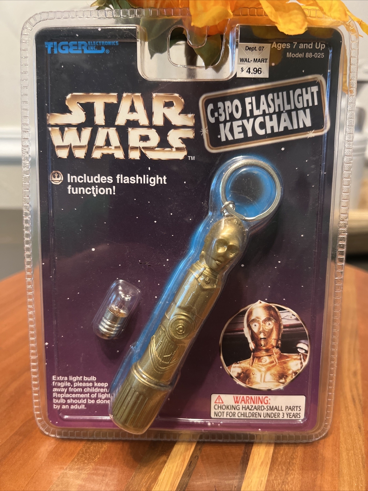VTG 1997 Star Wars C3PO Flashlight Keychain with Bulb Sealed New C-3PO