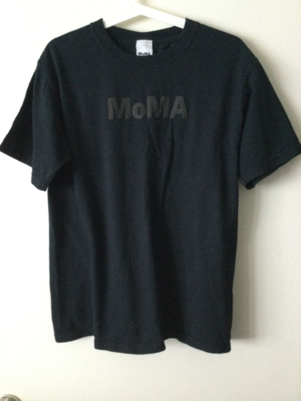 MoMA T-Shirt Top Black Graphic Logo Short Sleeve Boxy Cotton Women’s Size Medium