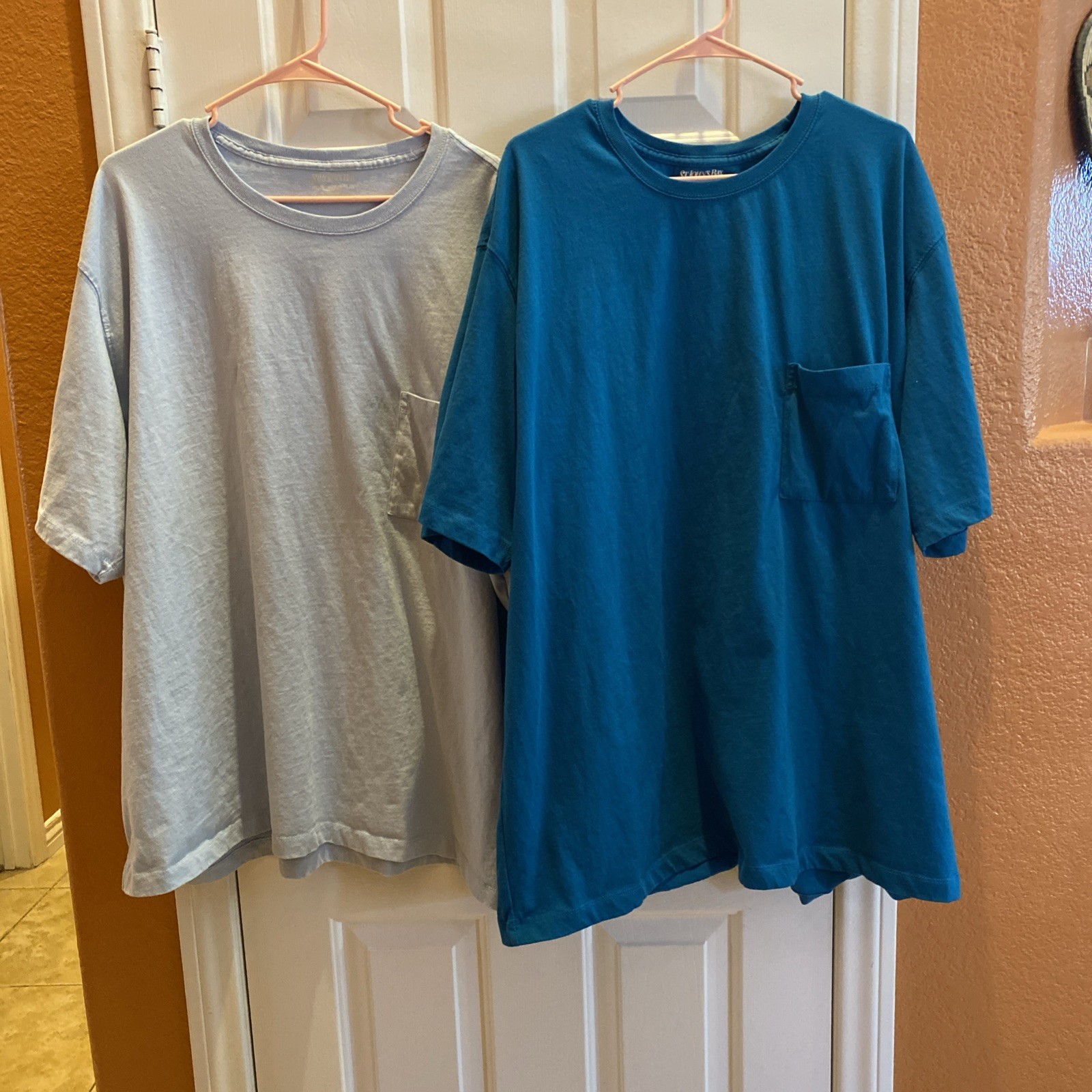 S/2 ST JOHNS BAY T- SHIRT MENS 3XLT Big & Tall Lt. Blue & Blue Pocket Cotton L-1