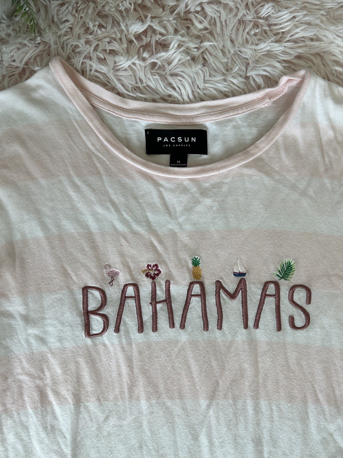 Pacsun Striped Tee Bahamas Shirt Trendy Modern 90s Style Crew tee Pink White M gallery
