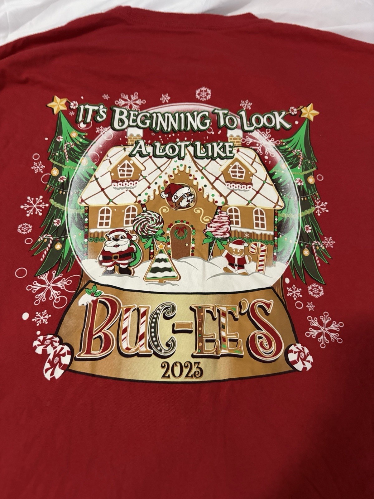 Buc-ee's Men’s Red Christmas Graphic Print Crew Neck Short Sleeve Cotton Tee 2X gallery