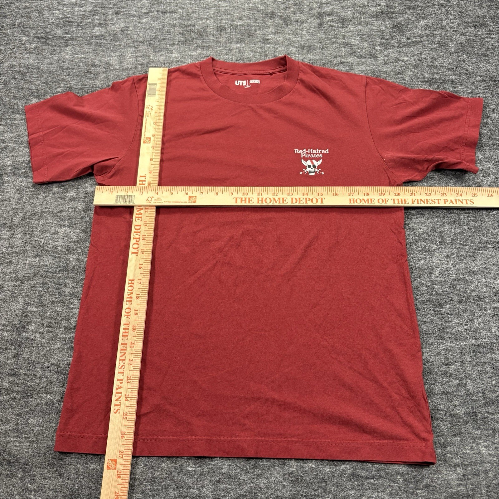 Uniqlo UT One Piece Red Haired Pirates Shanks T Shirt Mens M Anime gallery