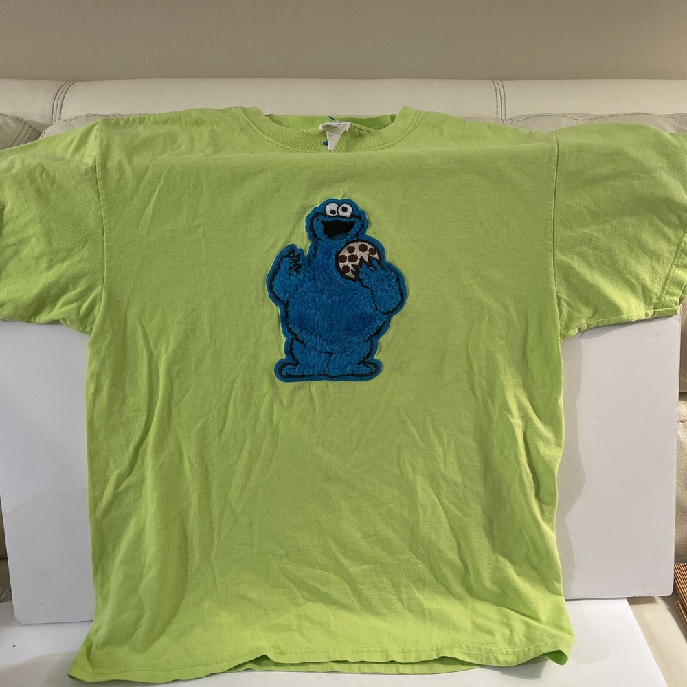 Fuzzy Lime Green Cookie Monster T-Shirt – size Large Blitzz International