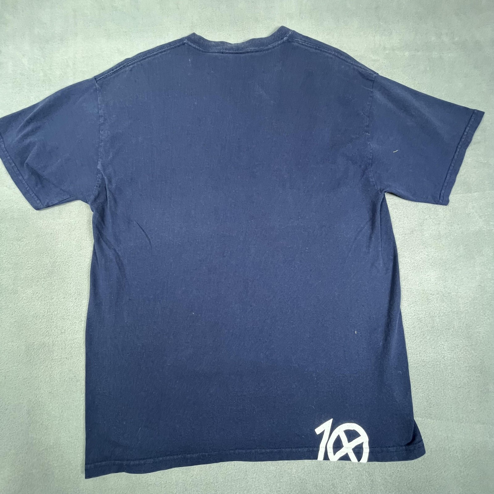10 Deep Shirt Mens Large Navy Blue Larger Living Graphic Tee Made In USA 2012 gallery