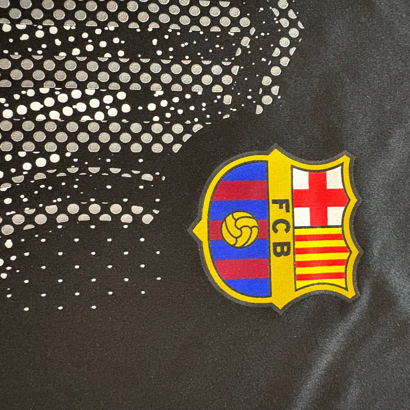 FC Barcelona Club Half-Tone Crest Soccer Football Men's XL Black Training Shirt gallery