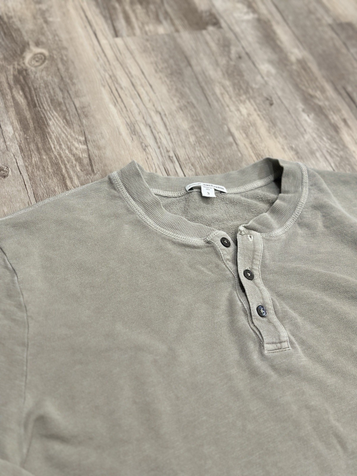 James Perse Men’s Long Sleeve Graphic Henley Washed Taupe Size 3 * gallery