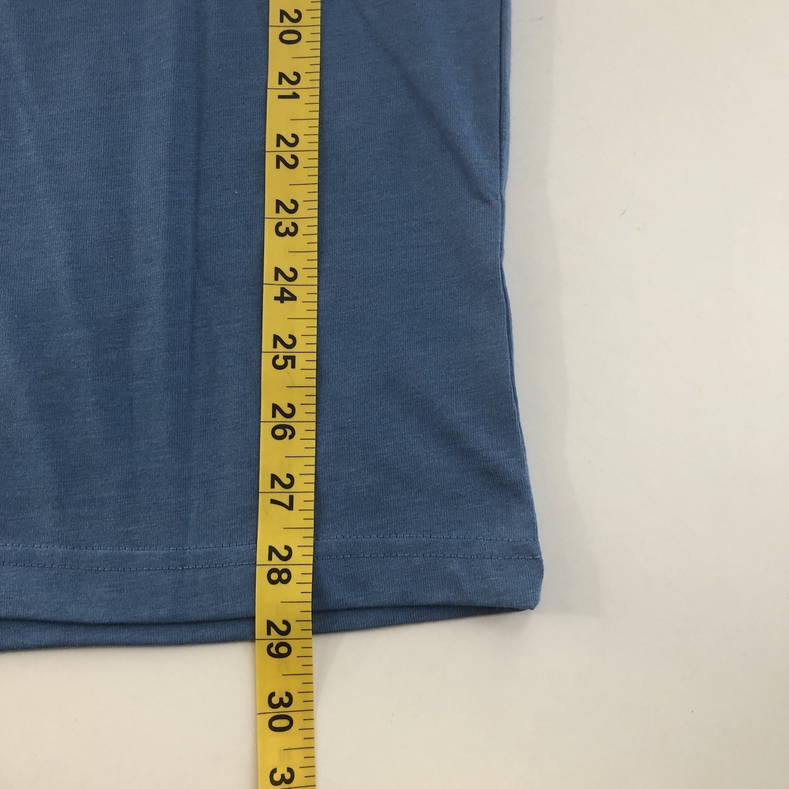 IZOD Saltwater T-Shirt Graphic Men’s Medium Blue Fisherman NWT Soft Wash Crew gallery
