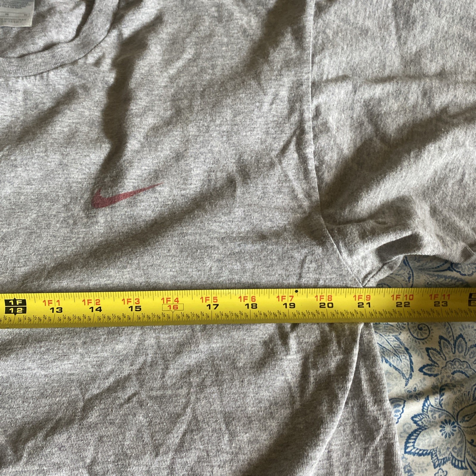 VINTAGE Nike Shirt Mens Medium Grey Front and Back Swoosh Logo Casual Sports Y2K gallery