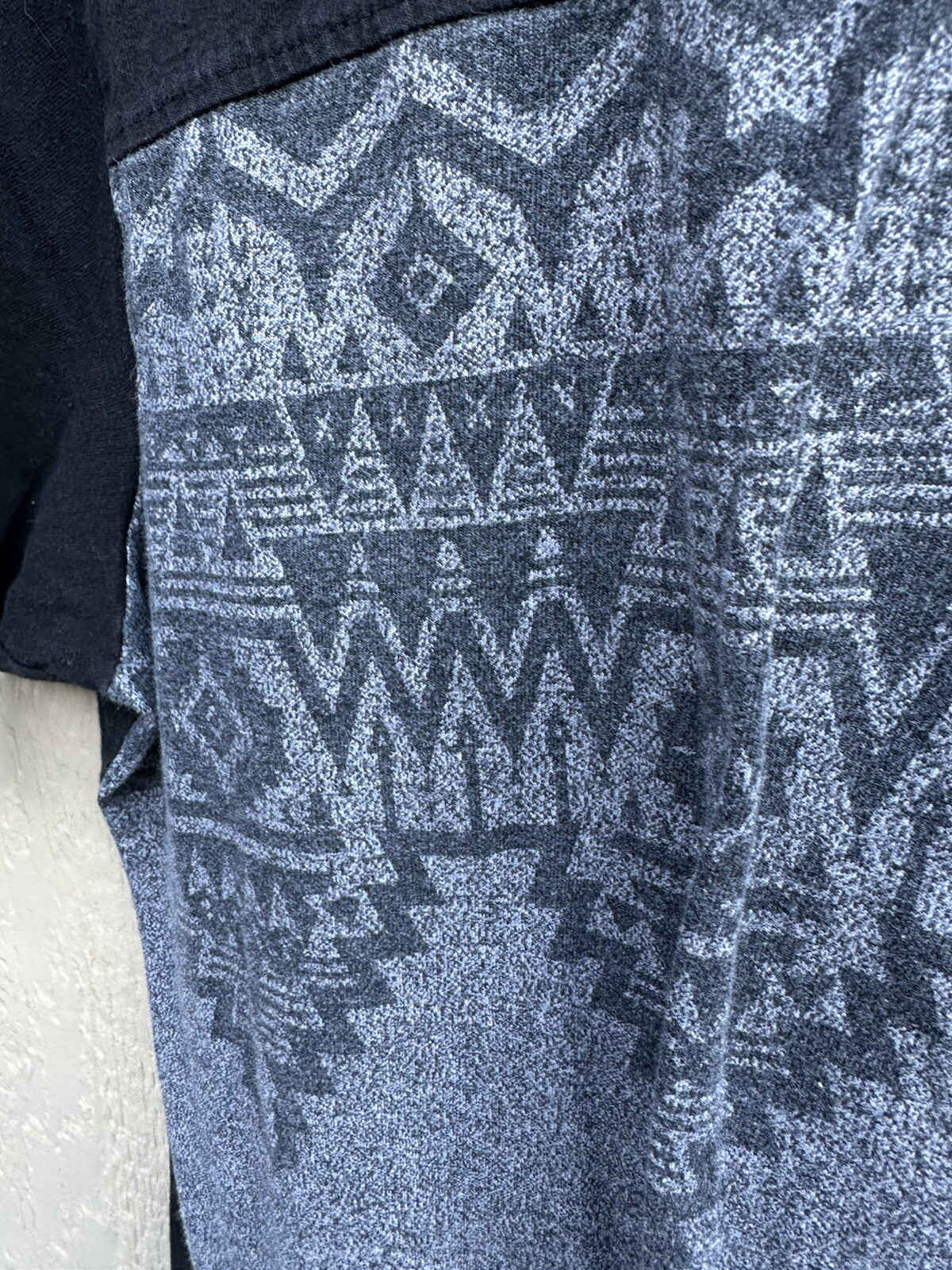 Vintage South Pole Men’s T-Shirt Size L Unique Pattern Black Color Two Tone gallery
