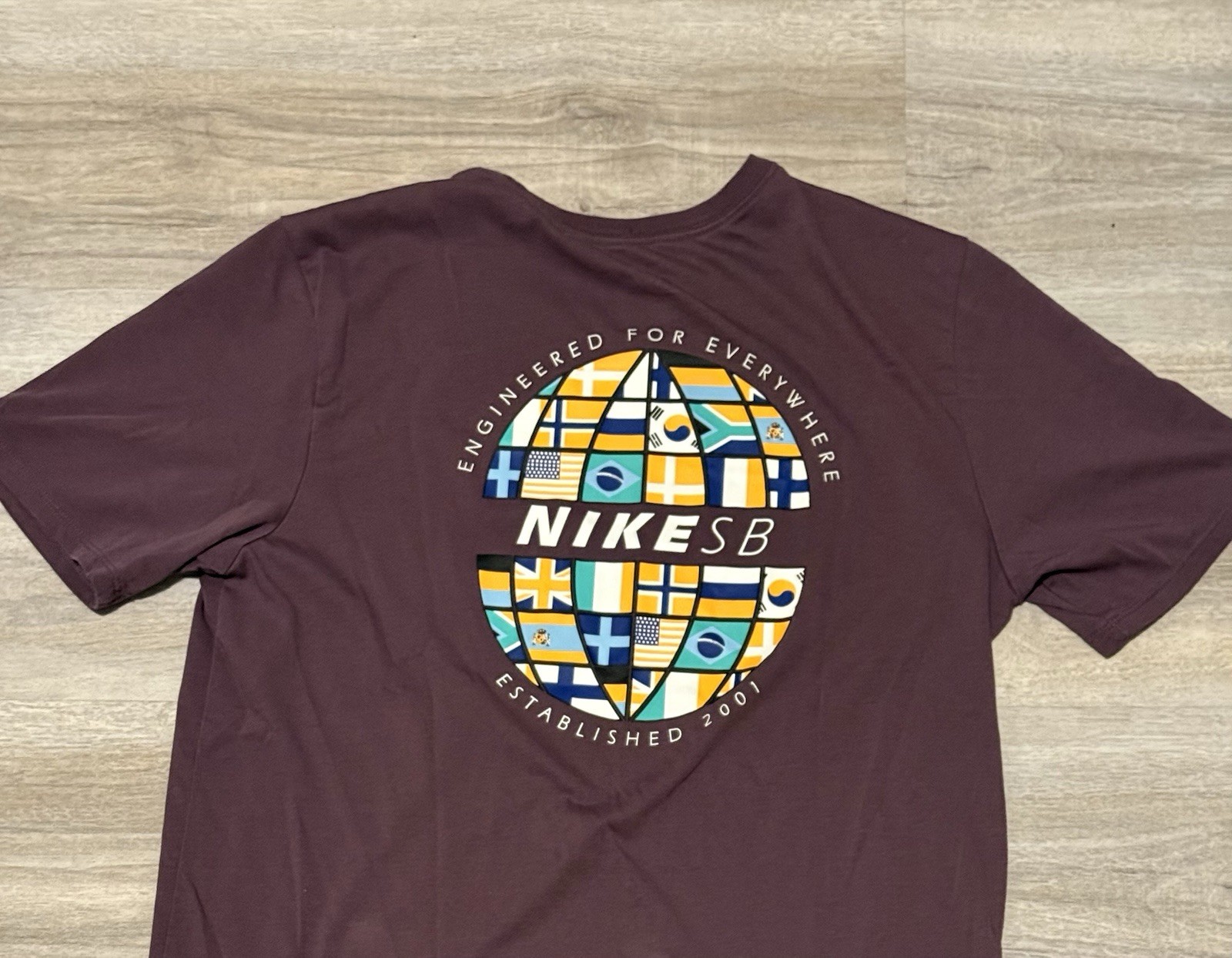 Nike Dri Fit SB Engineered For Everywhere Mens Graphic T Shirt Size M gallery