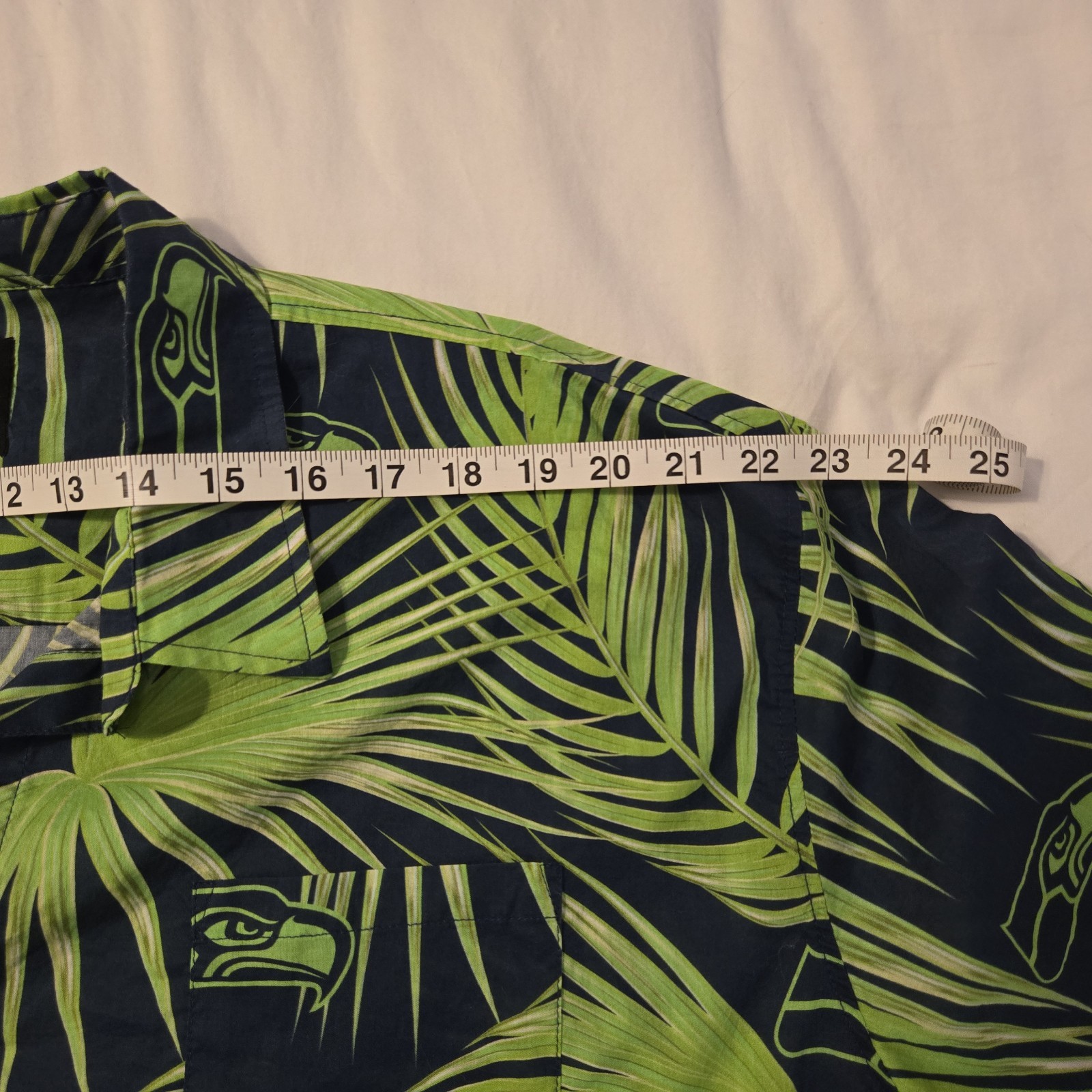 Seattle Seahawks Hawaiian Shirt Mens 3XL NFL Team Apparel Button Up Green gallery