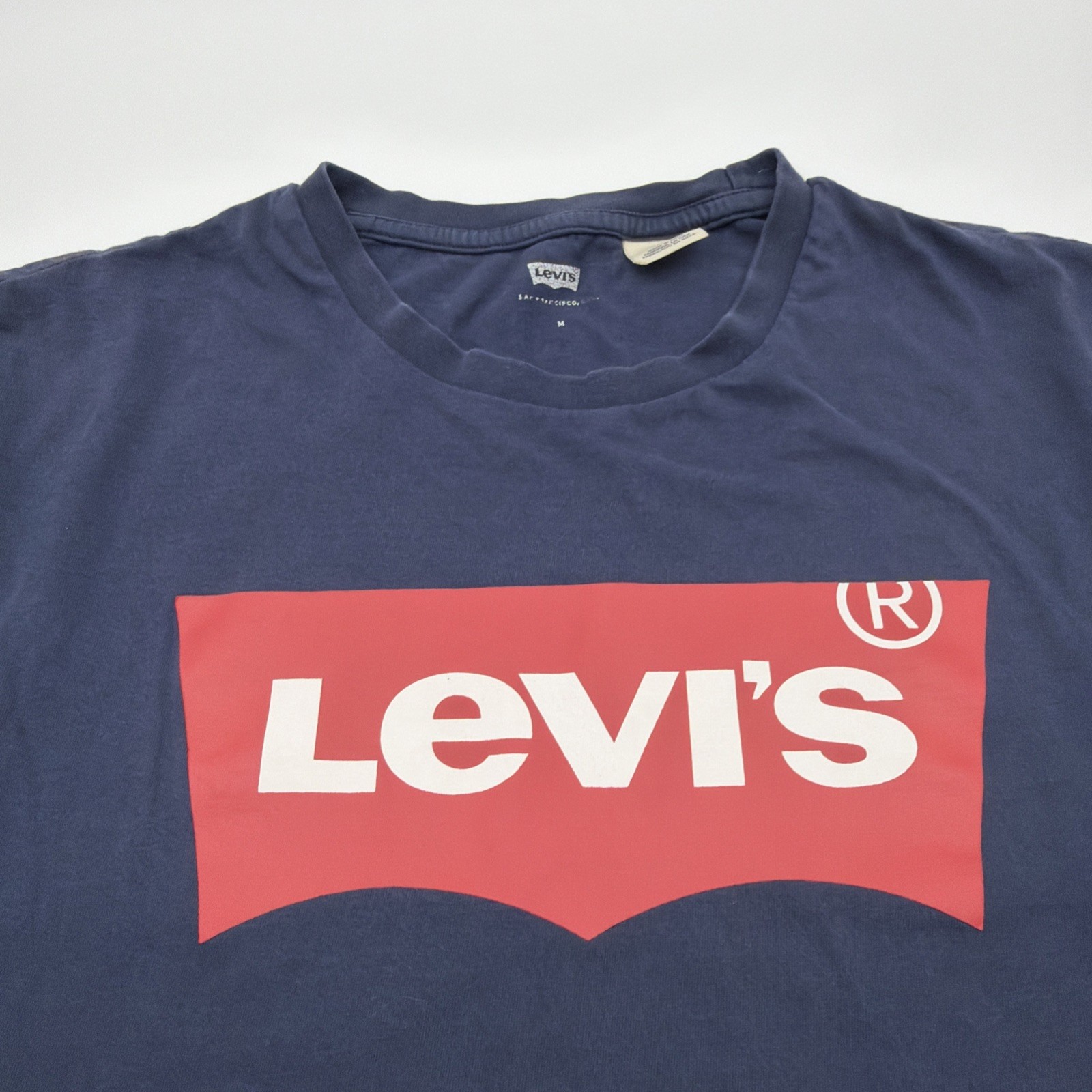 Levis T-shirt Men M Blue Graphic Print Logo 100% Cotton.#47217 gallery