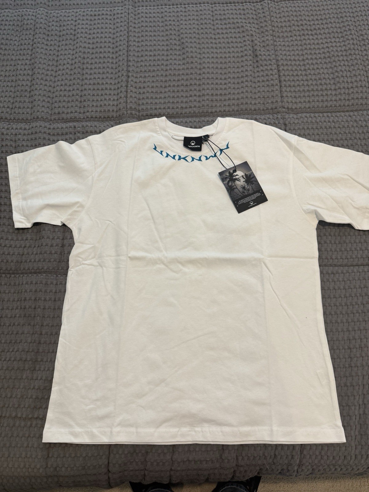 UNKNWN T-Shirt (LeBron James Brand) – Men’s Size L gallery