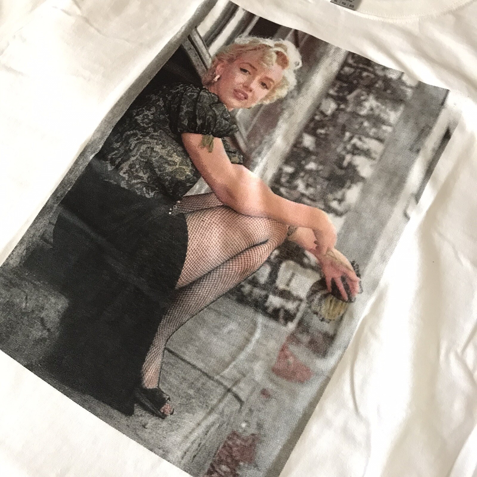 Marylyn Monroe Tee Shirt Size Large White Cotton SilkScreen Printed Front Image gallery