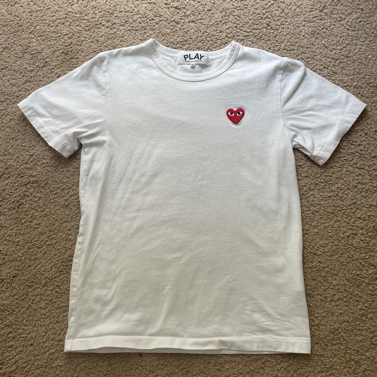 White Comme des Garçons Play T-shirt with red heart graphic, size M gallery