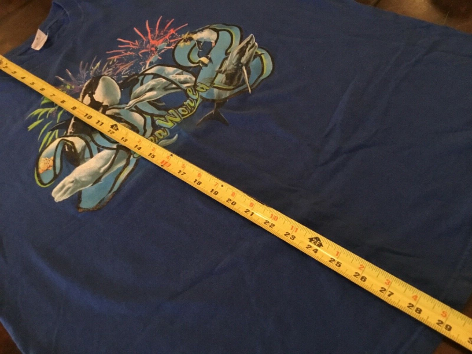 SEA WORLD GRAPHIC T-SHIRT ( MENS X-LARGE ) 2008 BLUE PREOWNED gallery