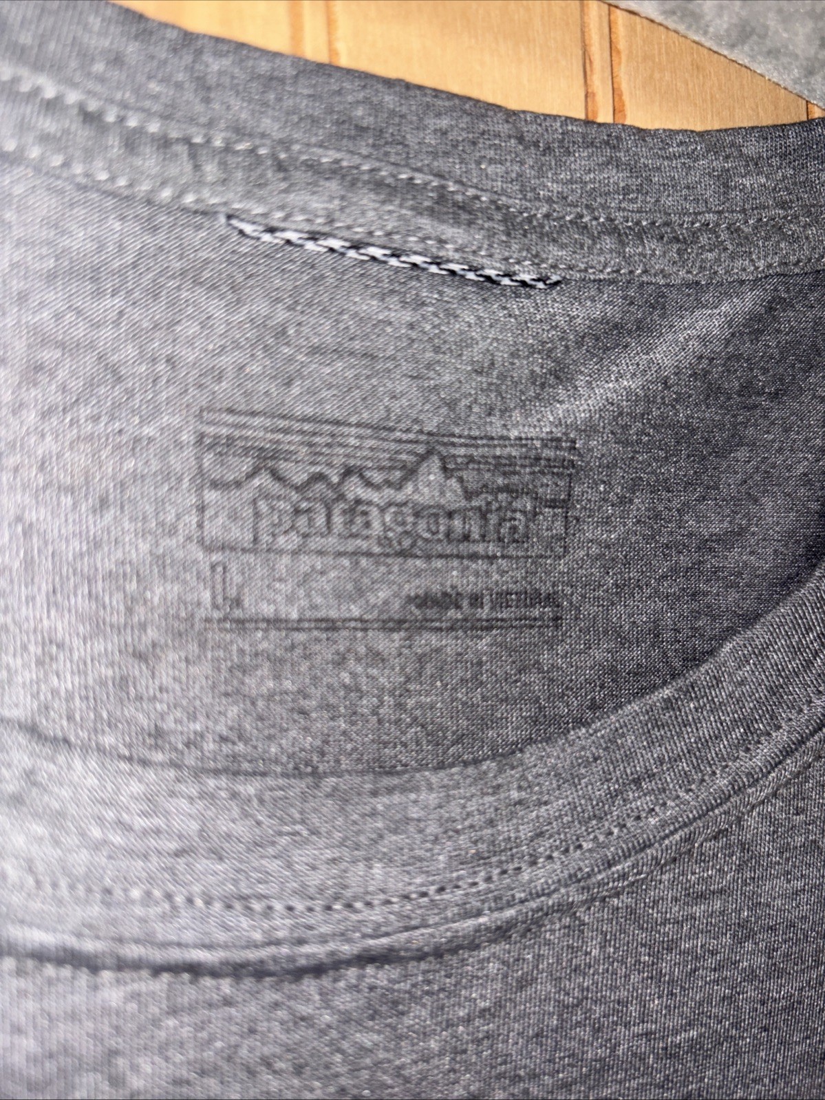 Patagonia Men’s Fitz Roy Bison Responsibili-Tee 100% Recycled Gray Large gallery