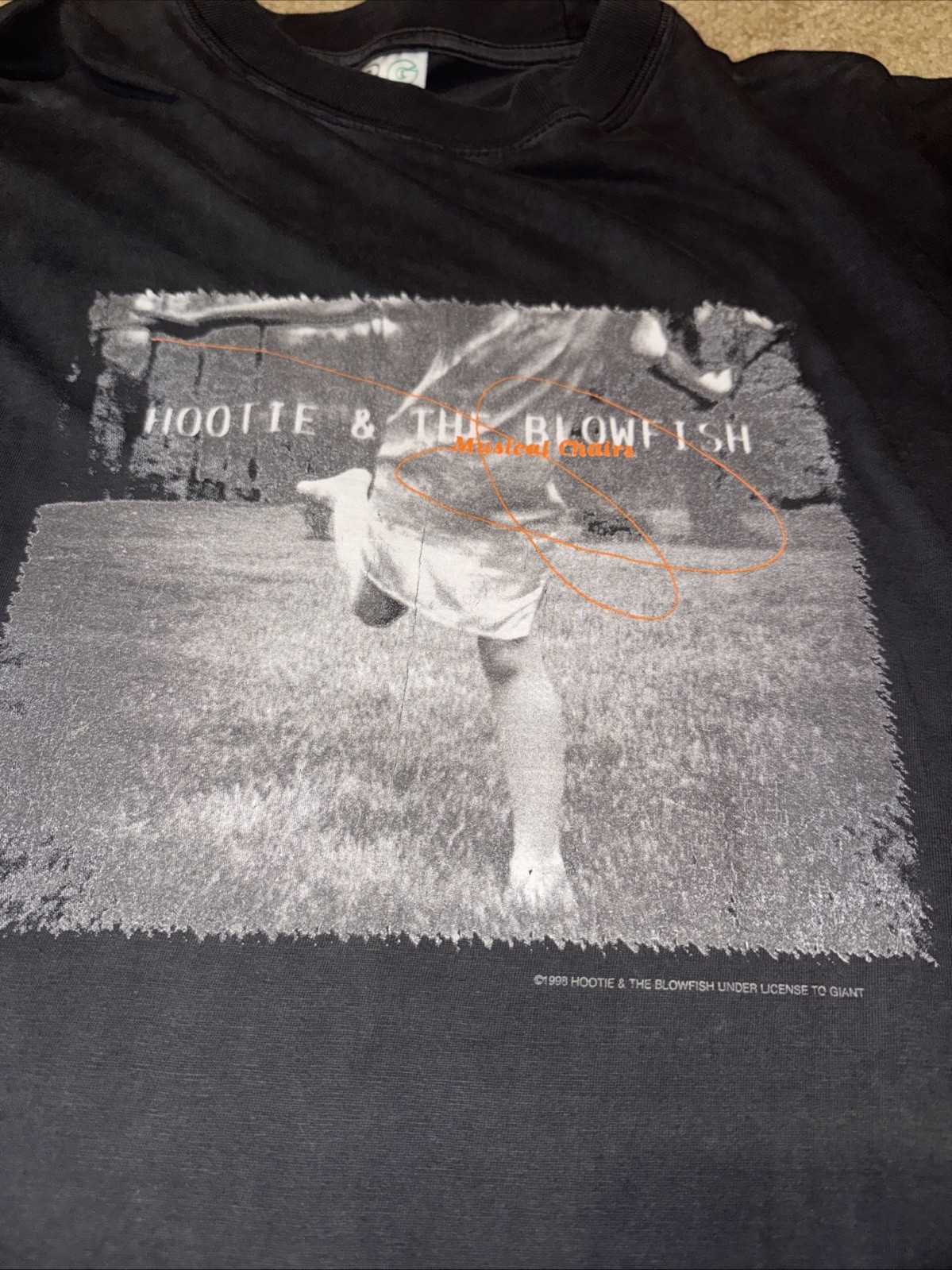 Vintage 1998/1999 Hootie and the Blowfish Musical Chairs Tour T Shirt Black L BG gallery