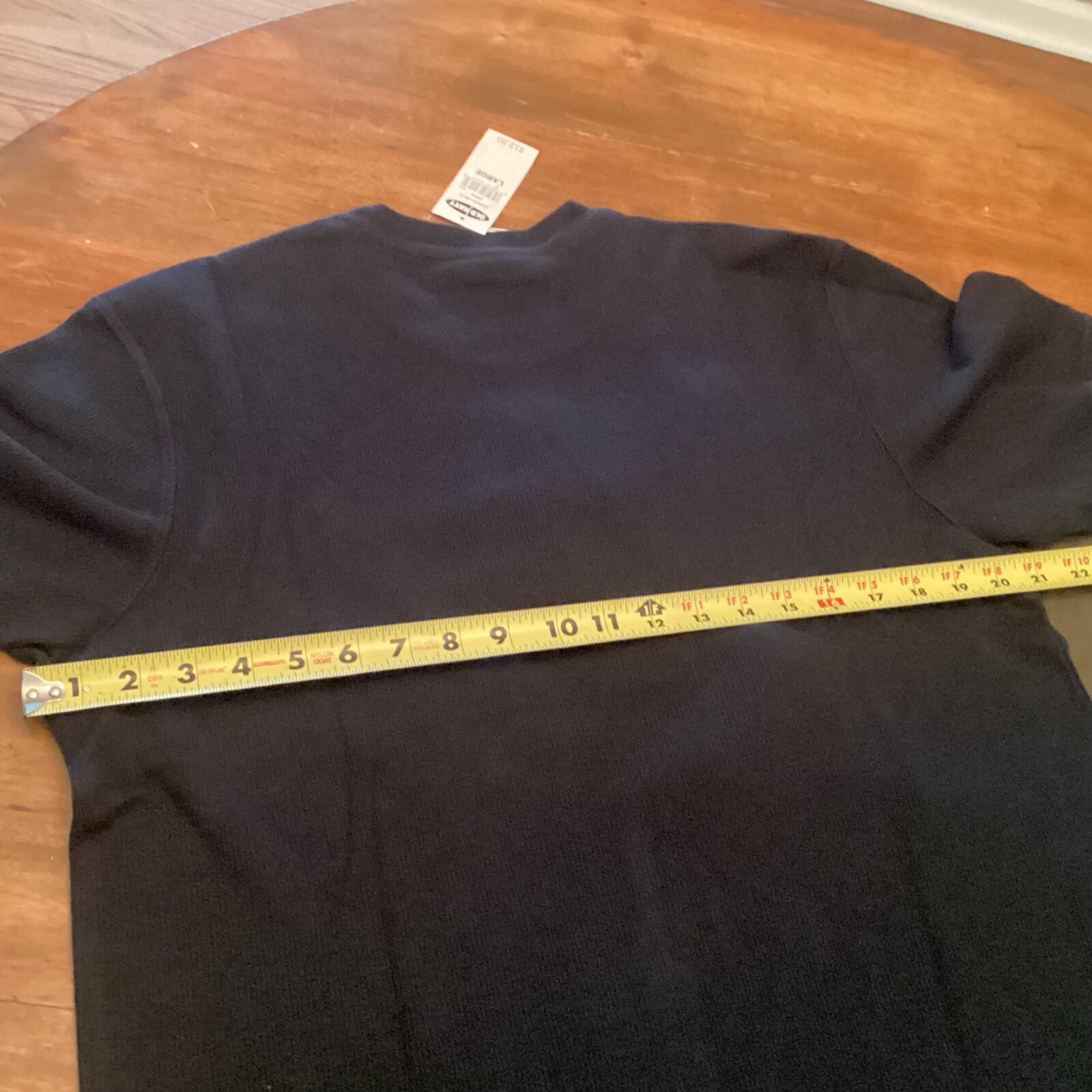 Old Navy V-Neck T-Shirt Mens Large Black & Olive Green Lot of 2 gallery