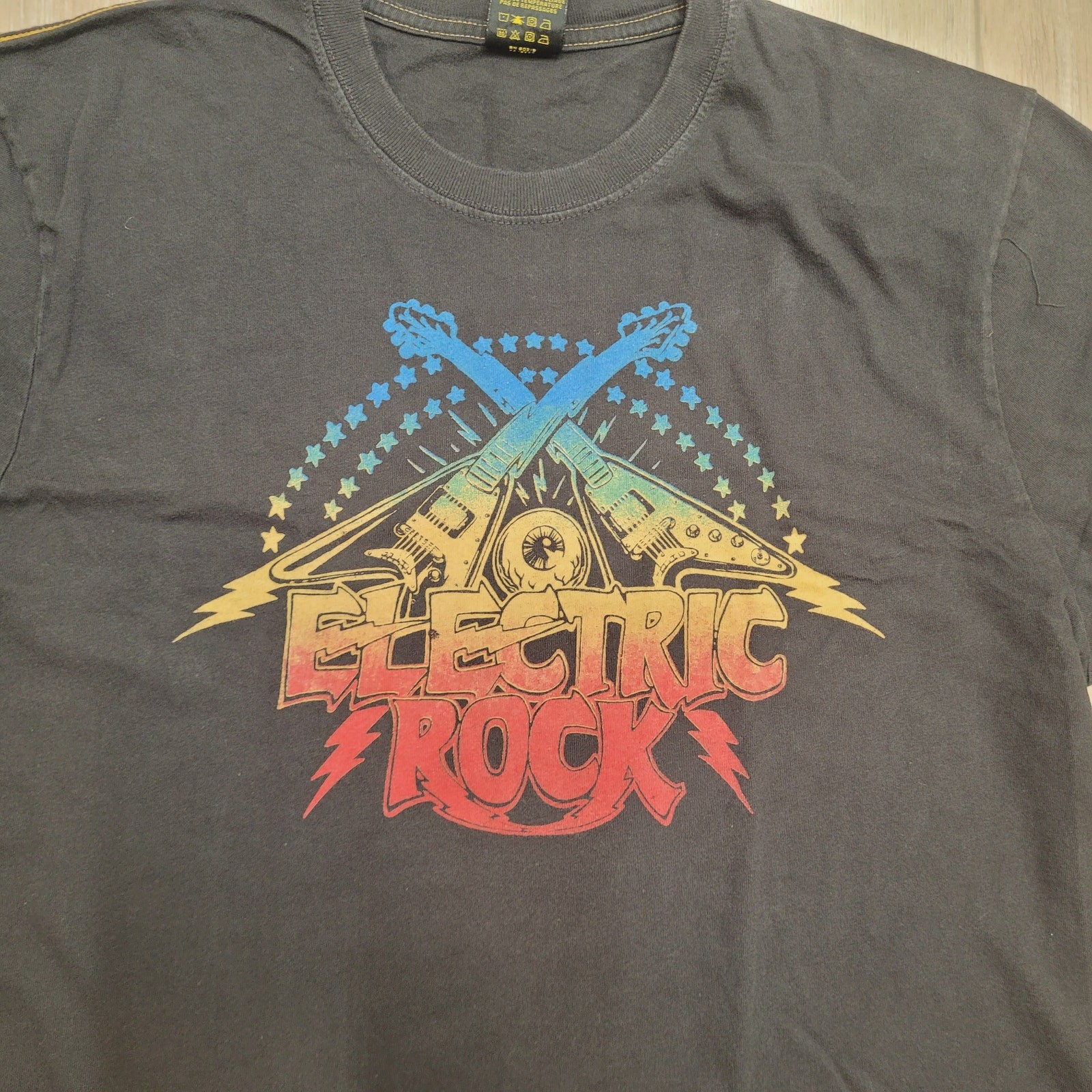 Lucky Brand T-Shirt Mens Large Classic Fit TRUE TO SIZE "Electric Rock" Guitar gallery