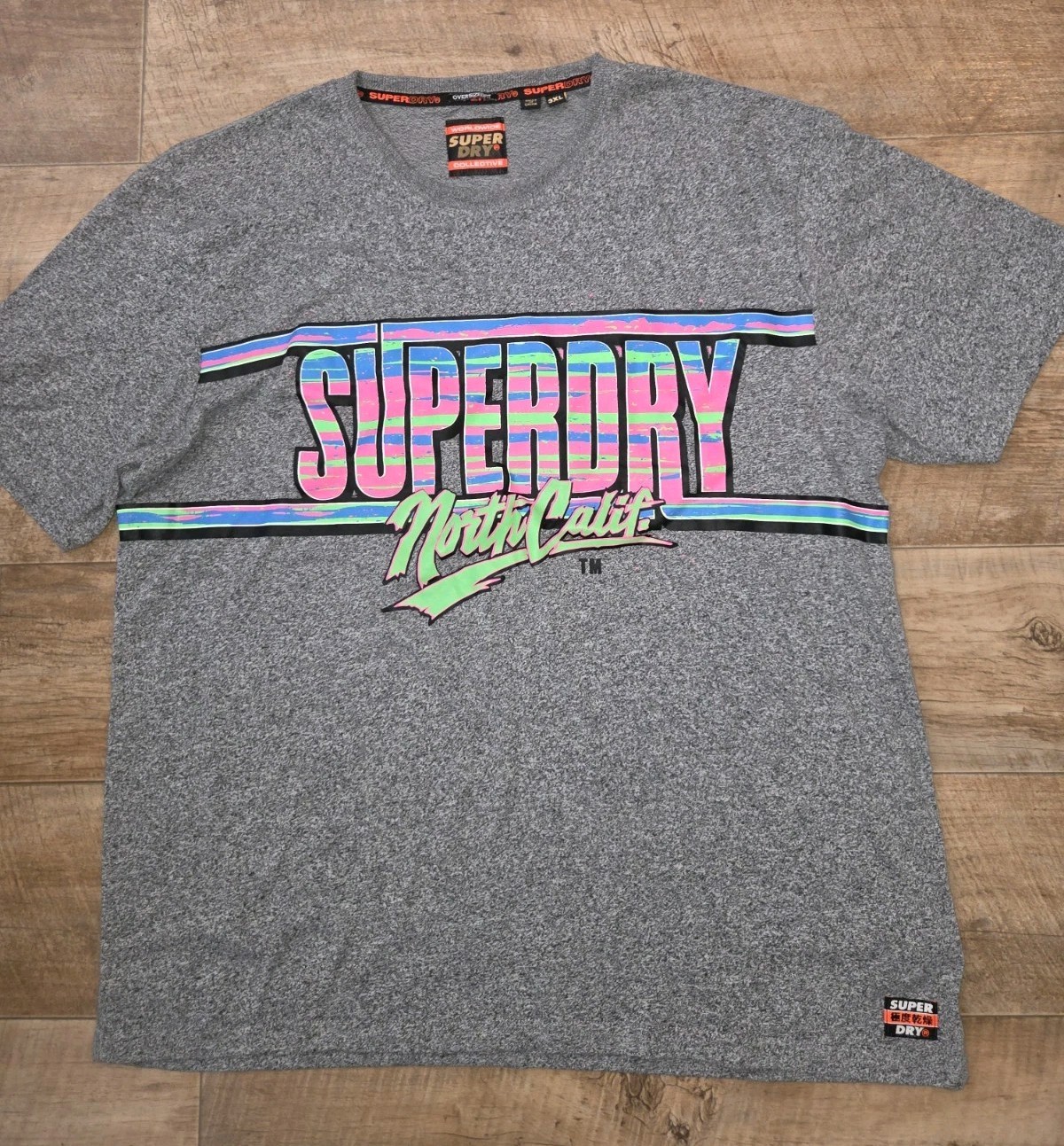 Men's 3XL Superdry Grey / White Grit T-Shirt. Multicoloured Logo. Great Cond. gallery