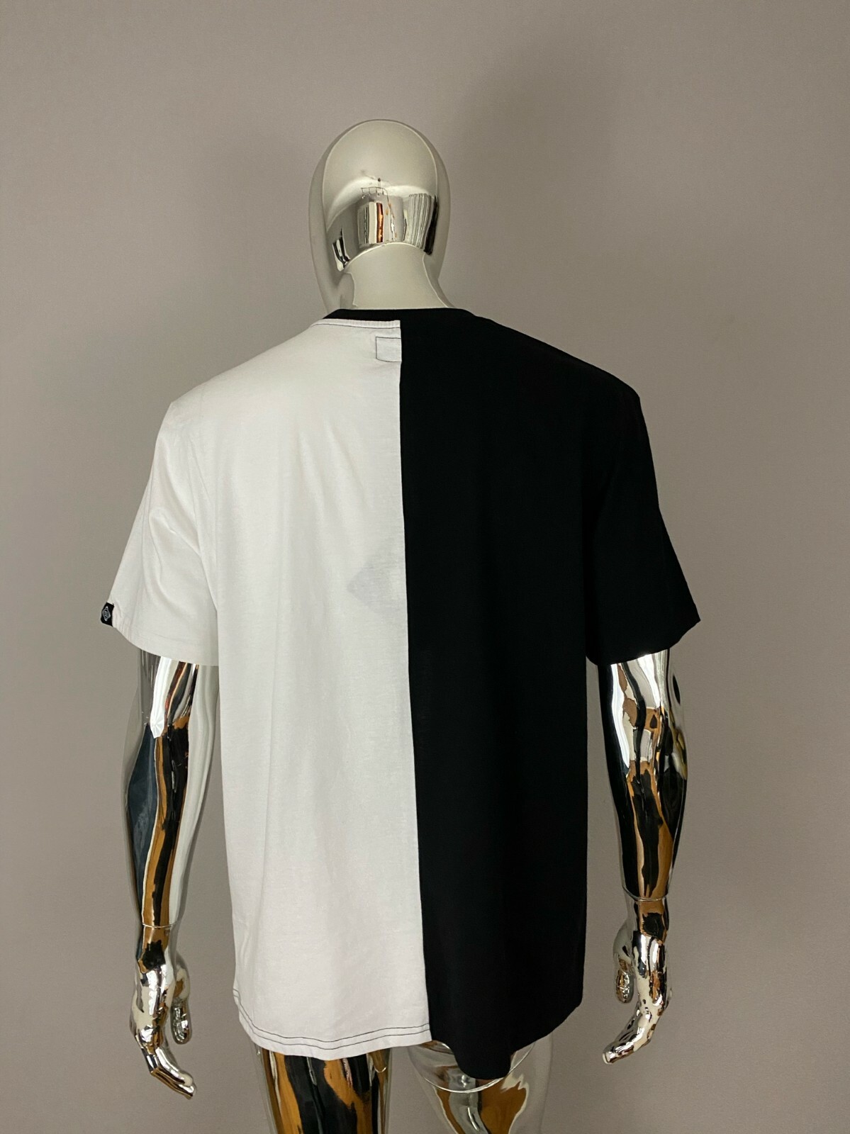 New Rise As 1ne Black And White Graphic T Shirt Size L gallery