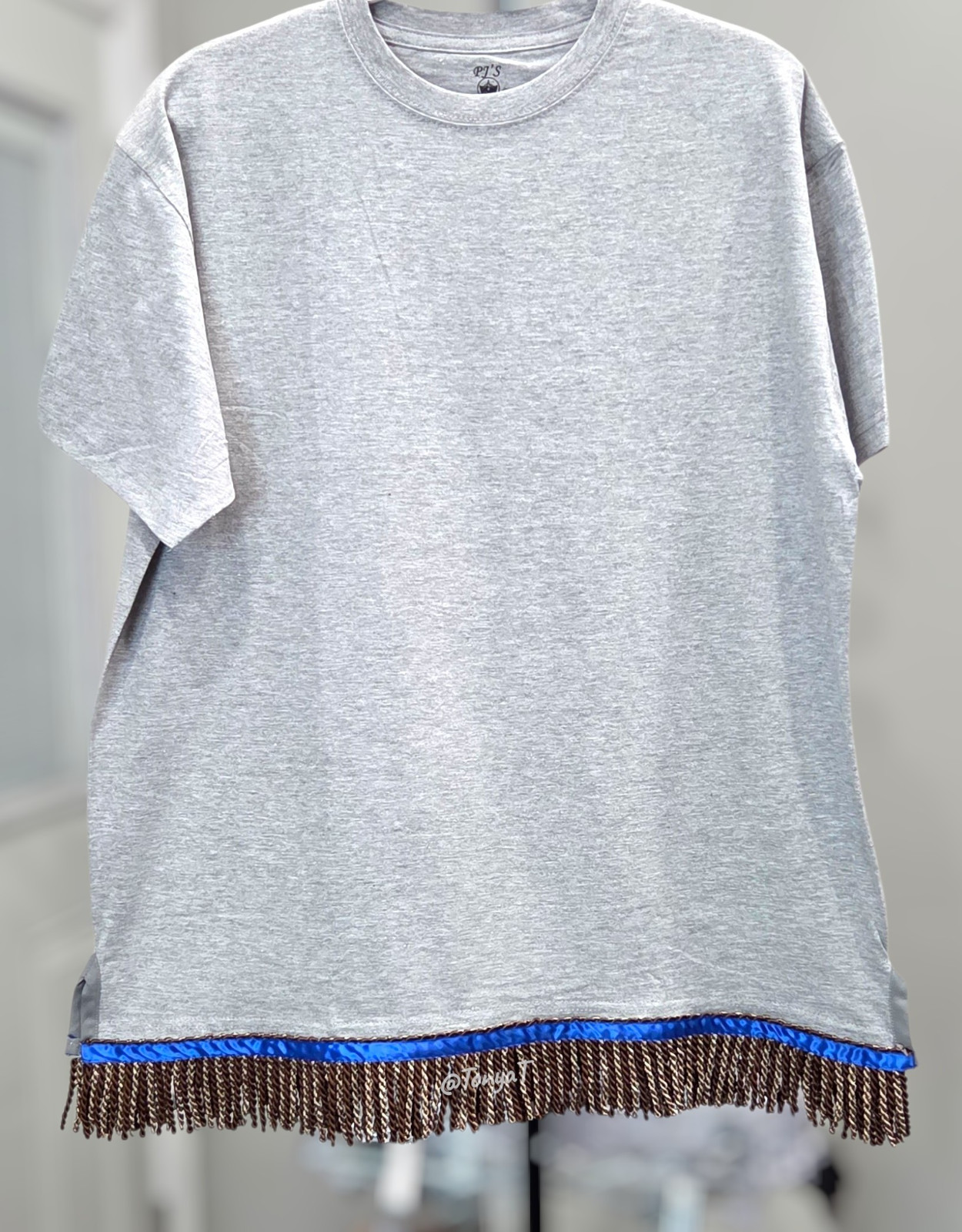 Hebrew Israelite Clothing Men's true to size gray T-Shirt with Fringes gallery