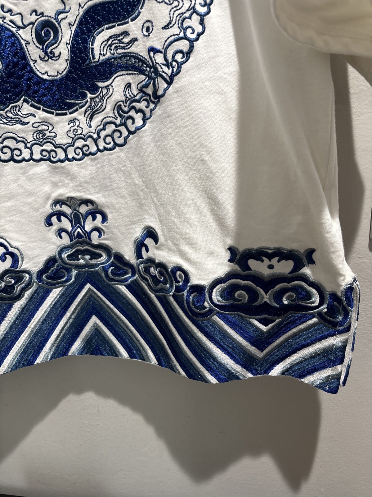 All Over Embroidered Dragon Chinese Short Sleeve Tee Size M Stunning Beautiful gallery