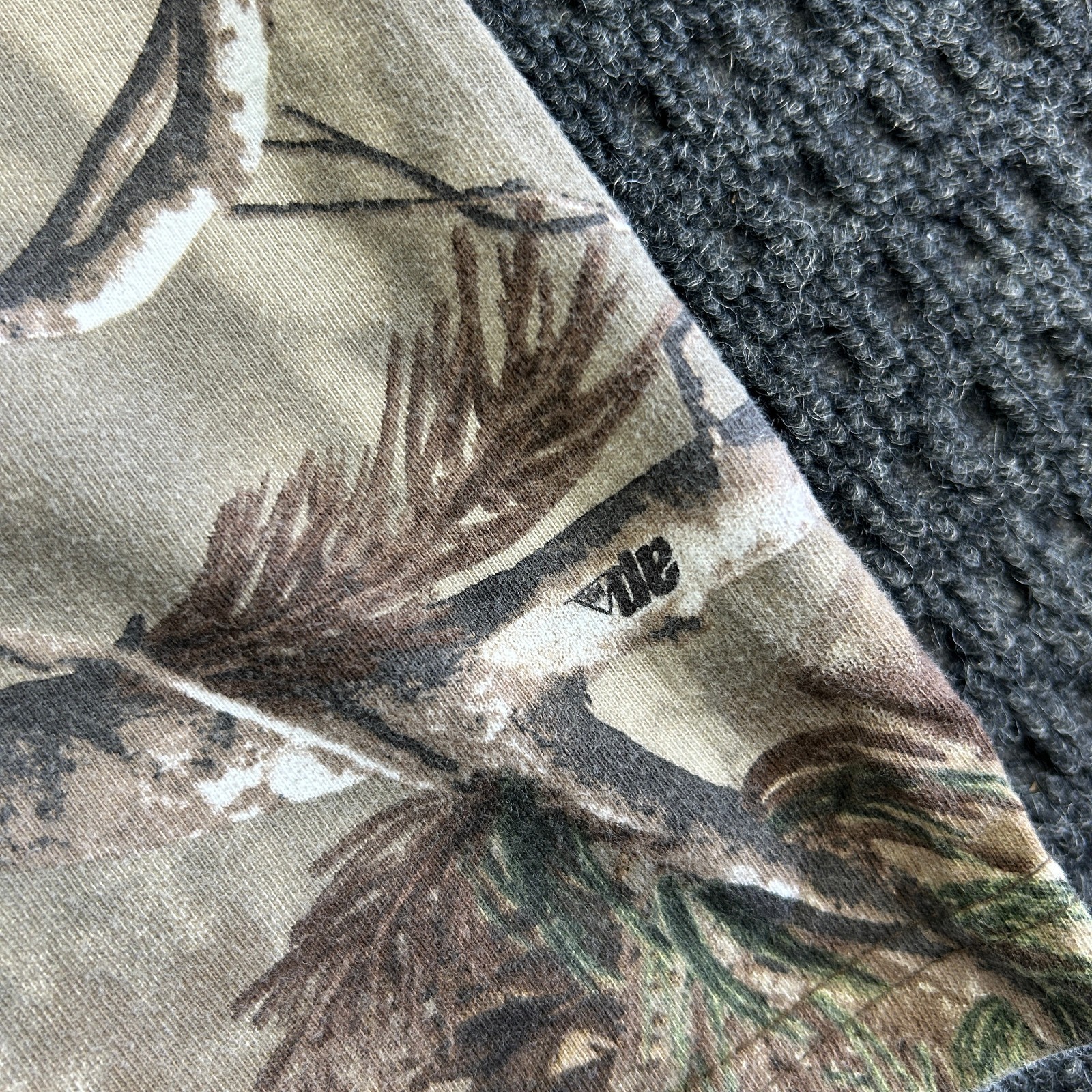 Vintage RealTree AP Camo Pocket T Shirt 2XL Red Head Woodland Tree Hunting gallery