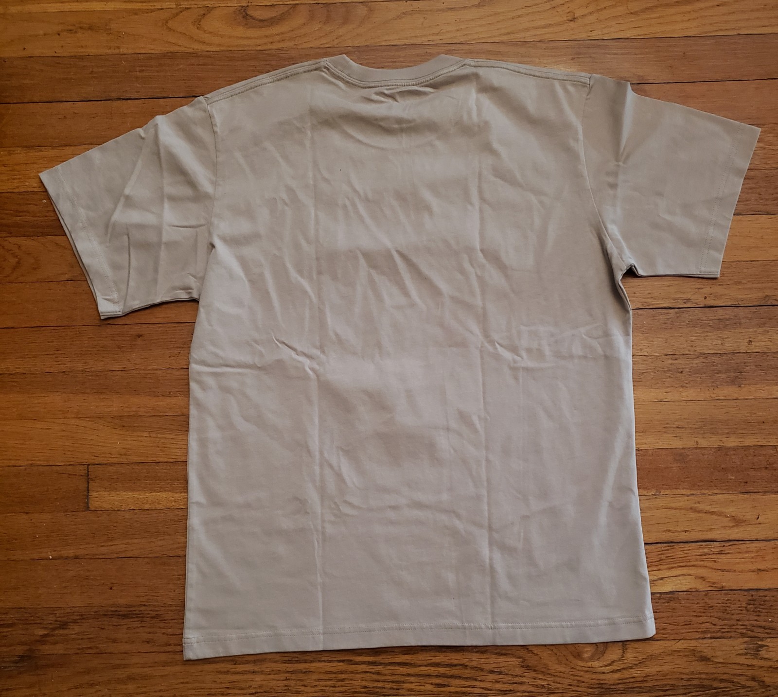 Uniqlo UT Archive One Piece Zoro Quote T Shirt Anime NEW! NWT L Beige gallery