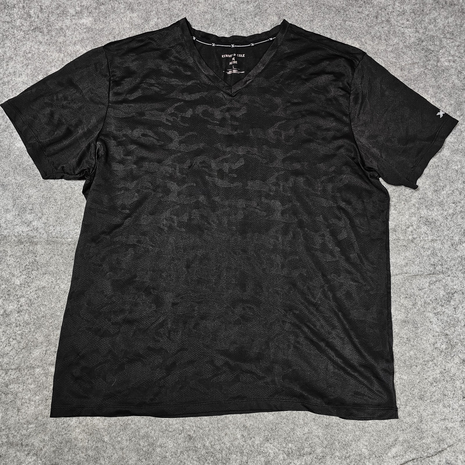 Kenneth Cole V-Neck T-Shirt Men L Black Mesh Camo Polyester Spandex gallery