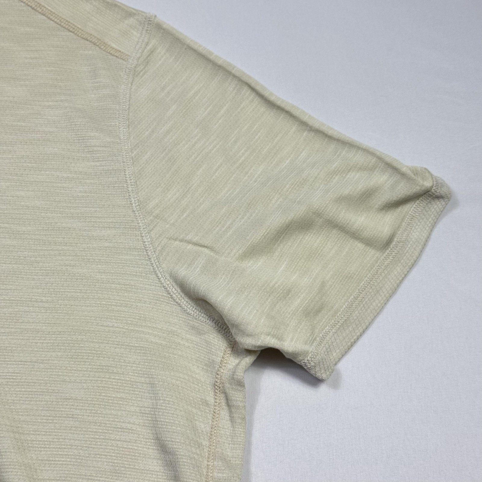 Tommy Bahama Shirt Mens Large Beige Textured Knit Short Sleeve Crewneck Casual gallery
